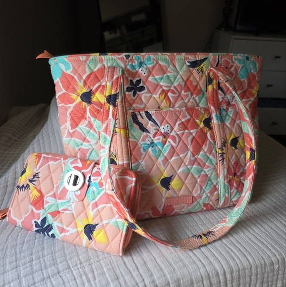 Vera Bradley Tote and Wallet Set Rain Forest Lily Coral Shoulder Purse Like New - Picture 1 of 6